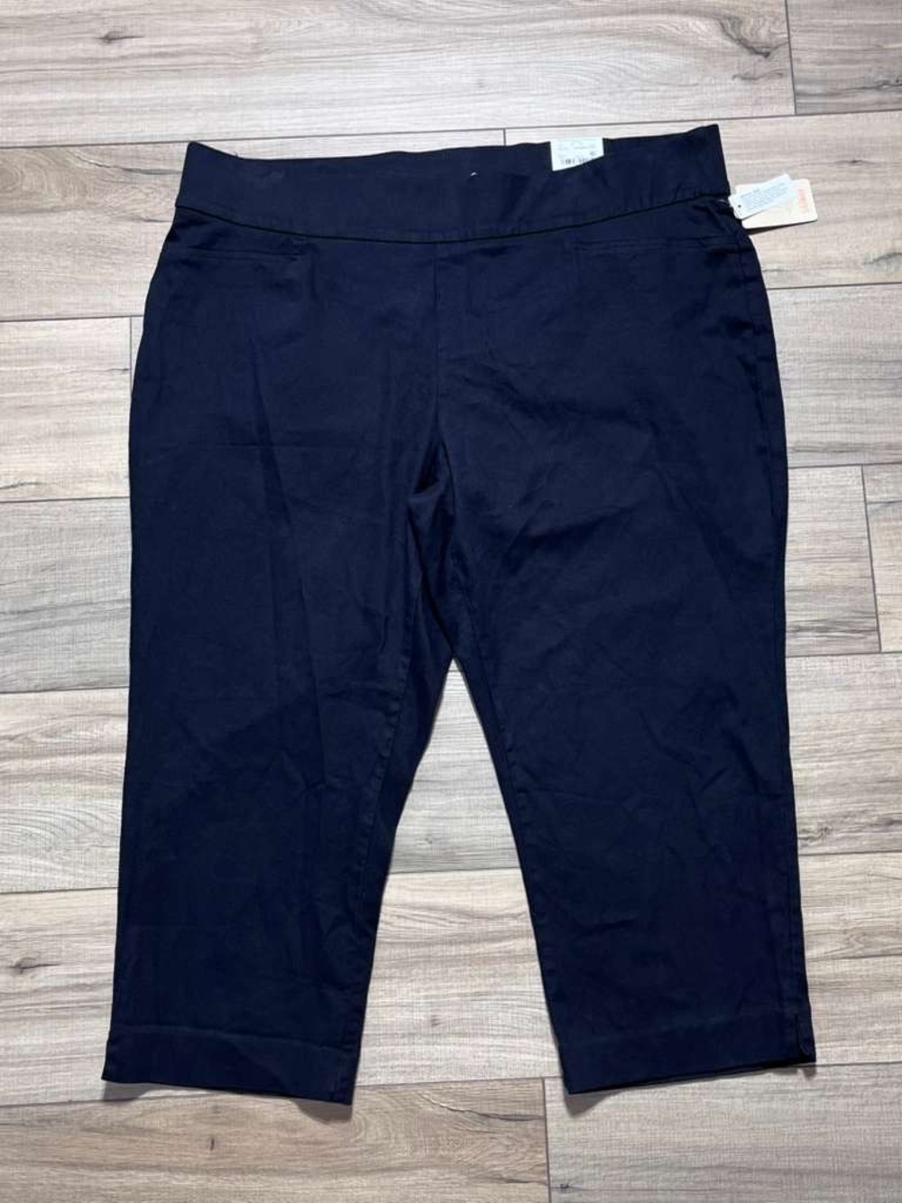 St. John’s Bay Womens Secretly Slender Capri Pull On Pants Size 22W Black